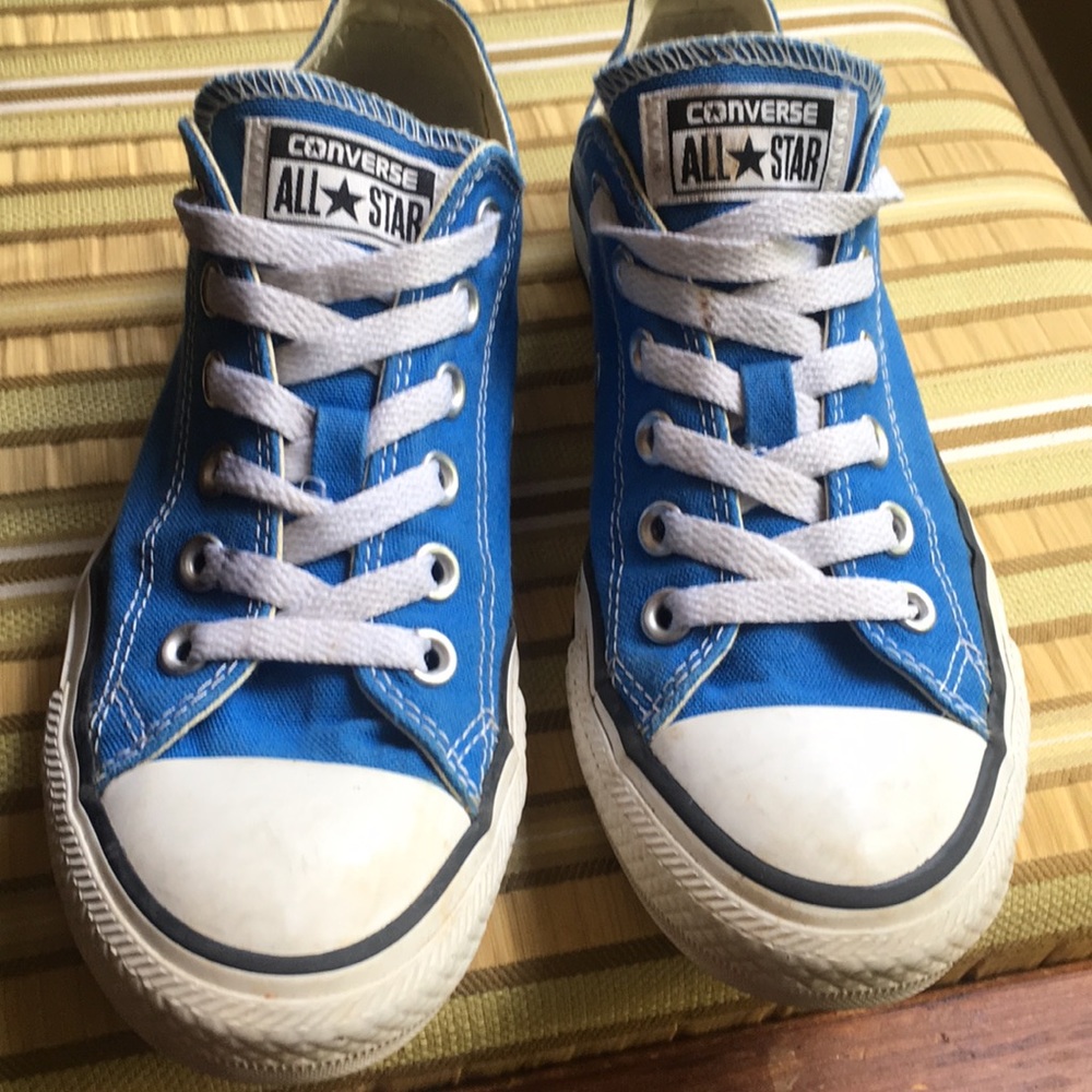 Royal blue converse